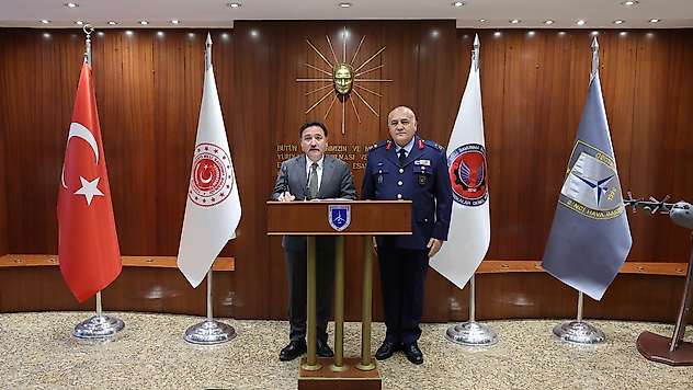 Vali Çiçek, 2. Hava Bakım Fabrika Müdürlüğünün 100. Yıl gururuna ortak oldu