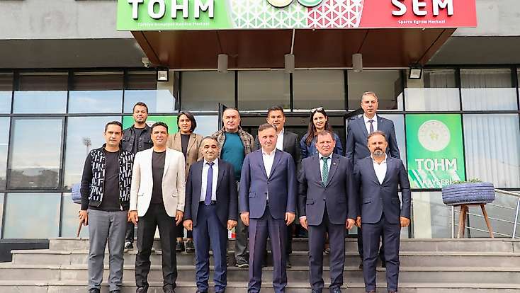 Okul sporları için iş birliği