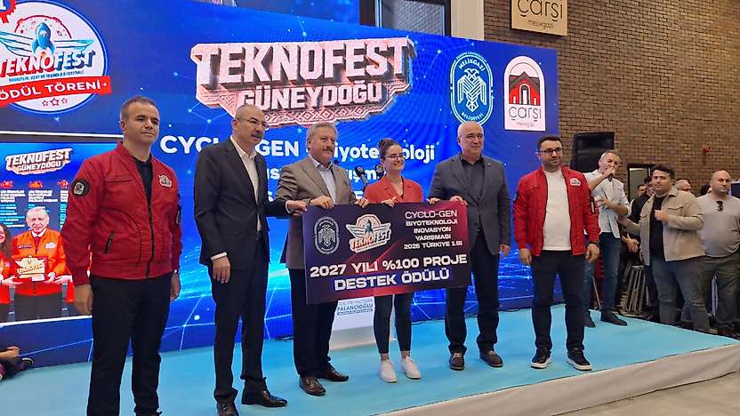İnsansı Robot Mega Kayserililerle tanıştı