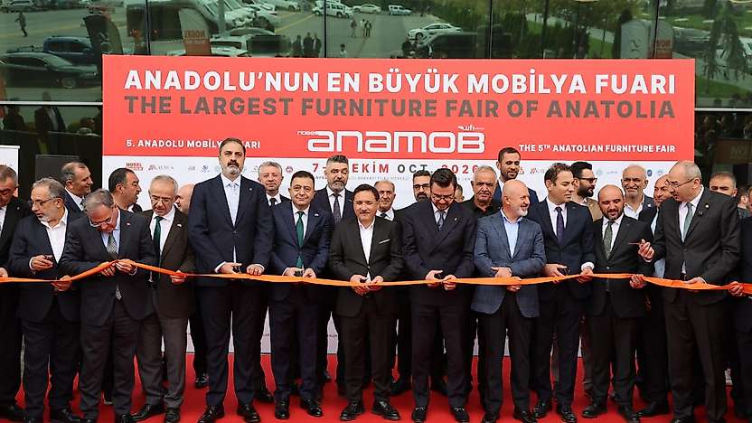 Vali Çiçek 'Şu anda Anadolu Mobilya Fuarında bir bayram yaşıyoruz'