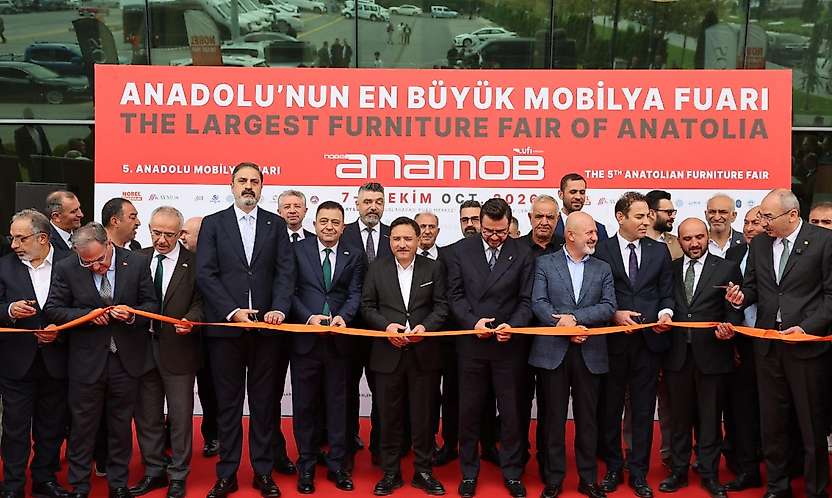 Vali Çiçek 'Şu anda Anadolu Mobilya Fuarında bir bayram yaşıyoruz'